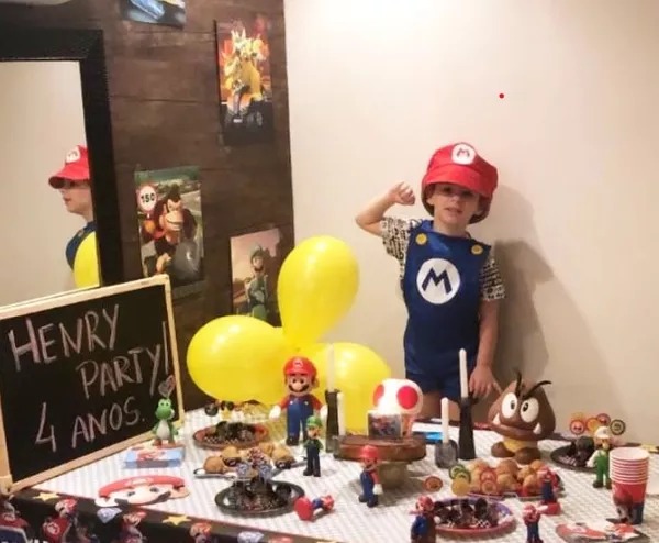 ‘Vivo em meu coração’ diz pai no dia em que Henry completaria 5 anos