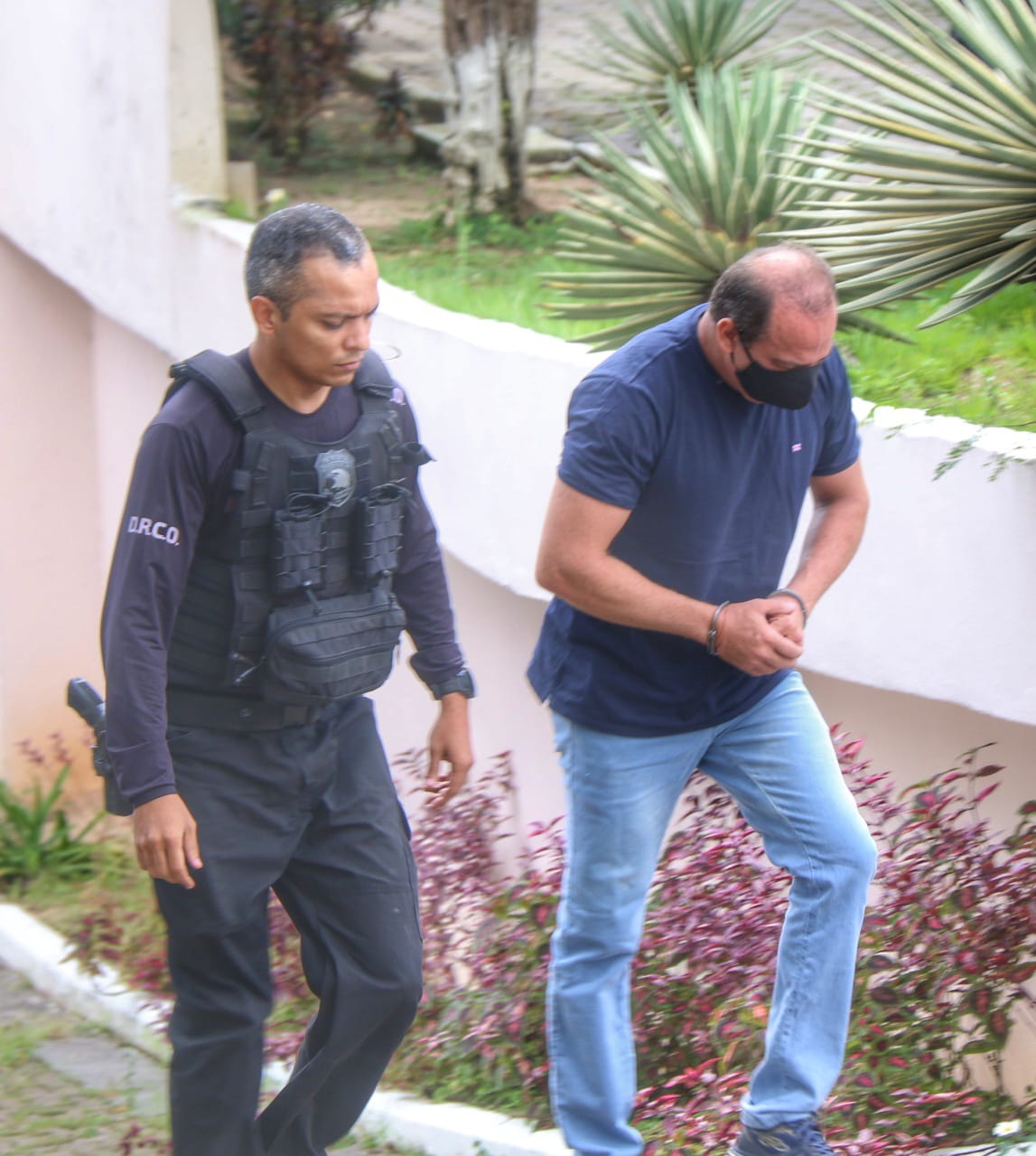 Presos na Operação Arrocho chegam ao MP em Manaus, confira imagens