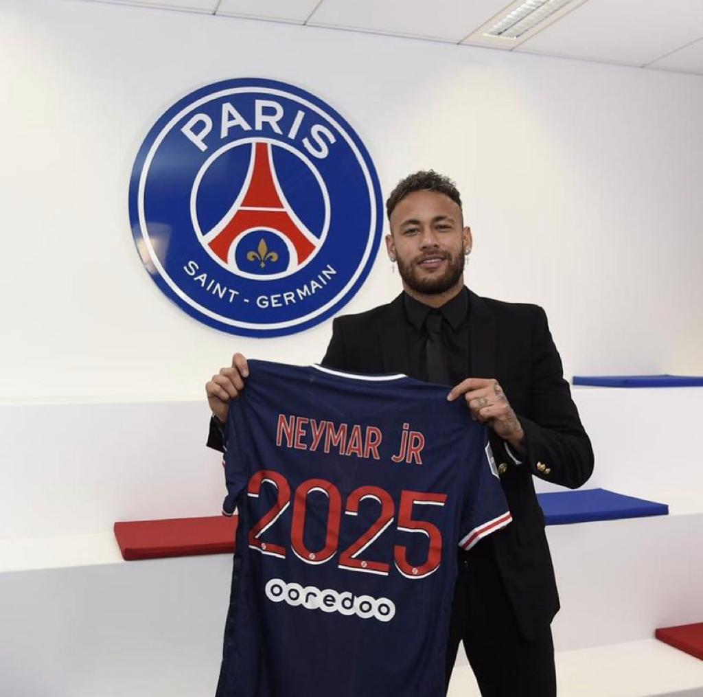 Neymar renova contrato com o Paris Saint-Germain até 2025
