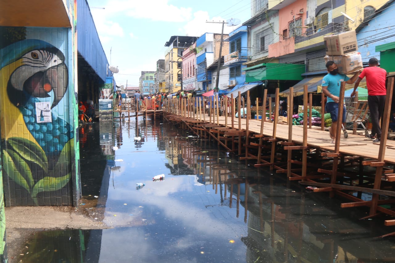 Cheia no Amazonas afeta 52 cidades e pode ser a maior dos últimos 100 anos