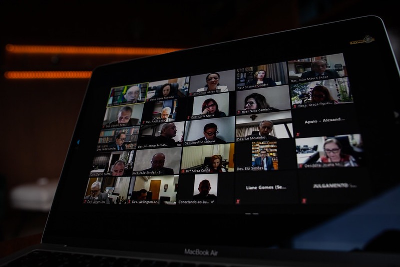 Lei que proíbe exigir revalidação de diploma é inconstitucional, diz TJAM