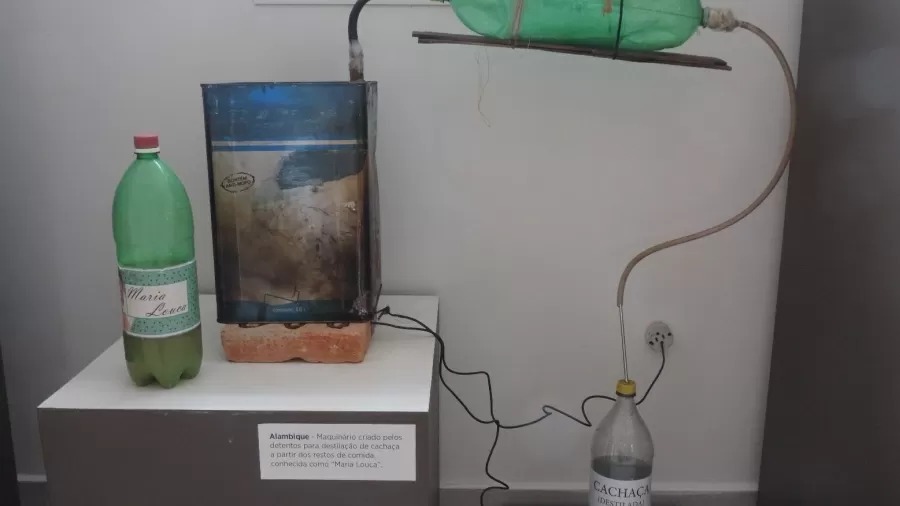 Integrantes do PCC produzem cachaça em presídio de segurança máxima