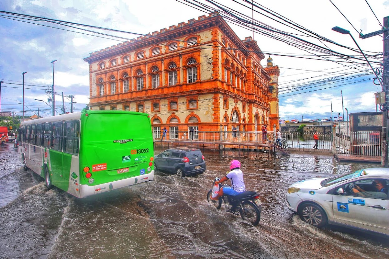 Terminal da Matriz pode ser interditado por causa da cheia em Manaus
