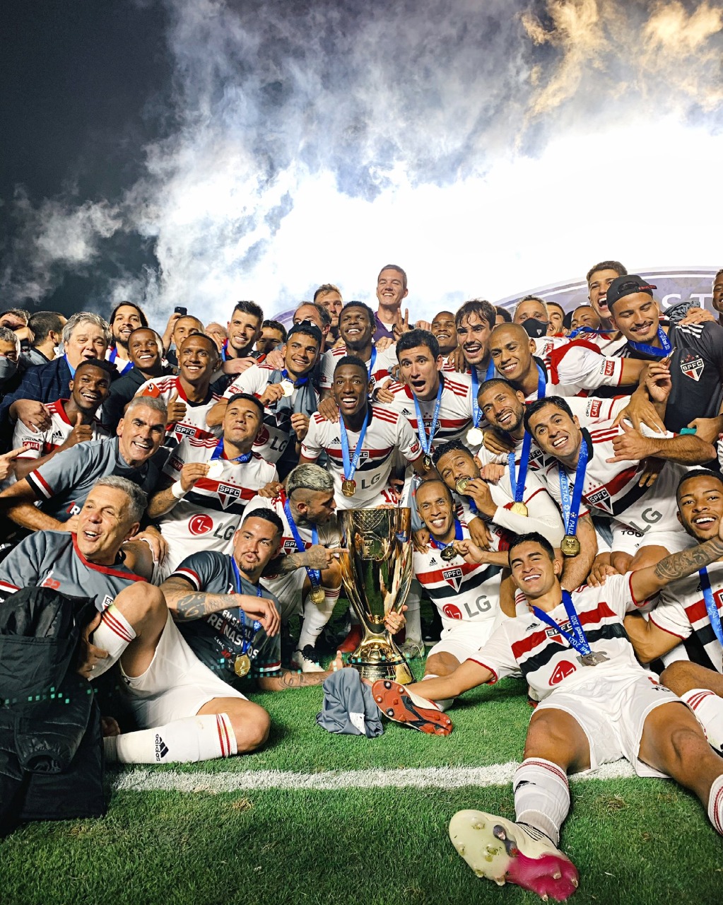São Paulo vence Palmeiras por 2 a 0 e conquista o Campeonato Paulista