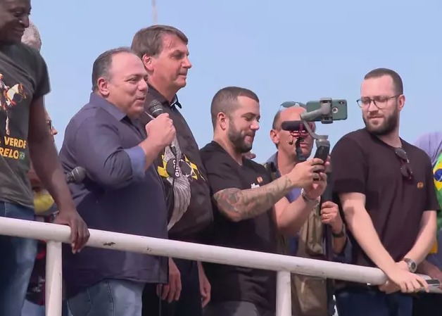 Exército abre investigação contra Pazuello após ato com Bolsonaro