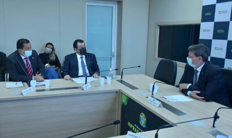 Braga alerta ministro da Infraestrutura sobre prazo de obras no Amazonas 