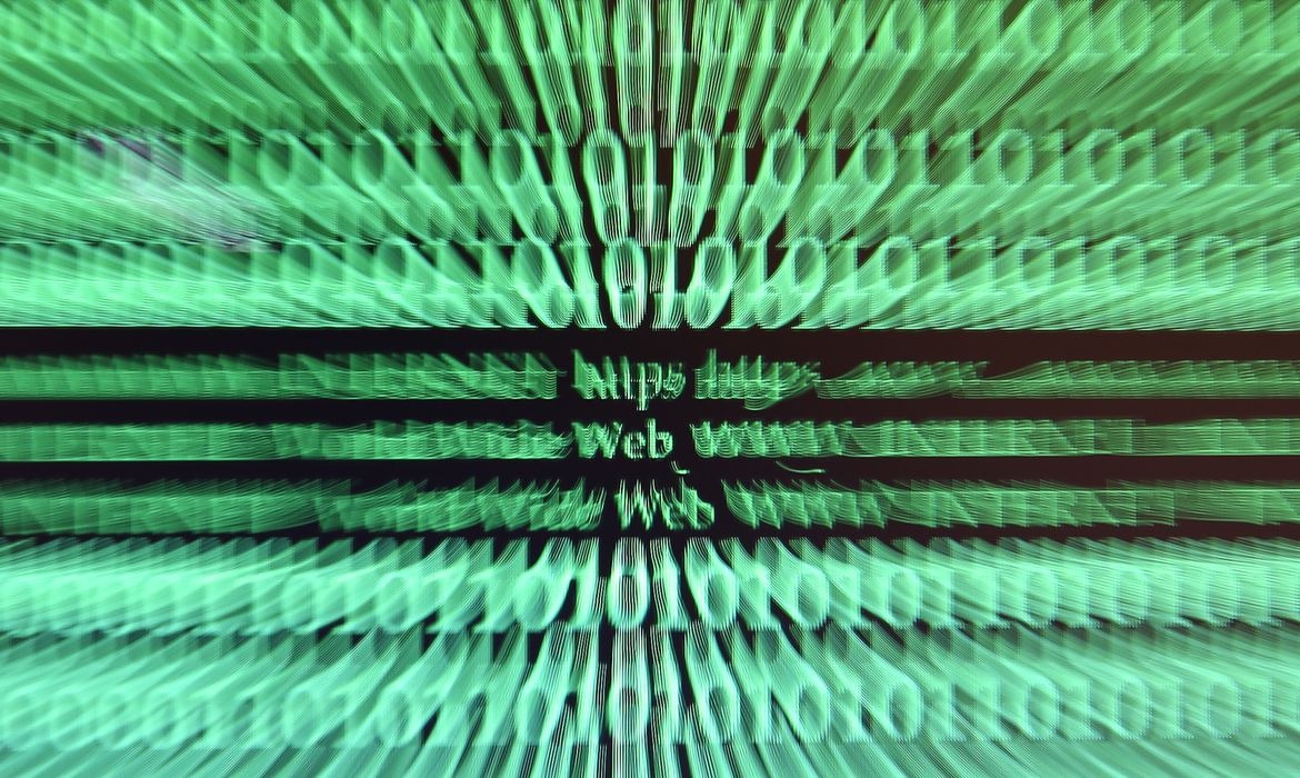 Lei com penas mais duras contra crimes cibernéticos é sancionada