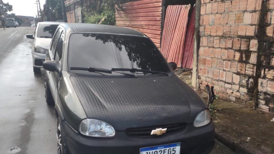 Três são presos e carro furtado é recuperado em Manaus