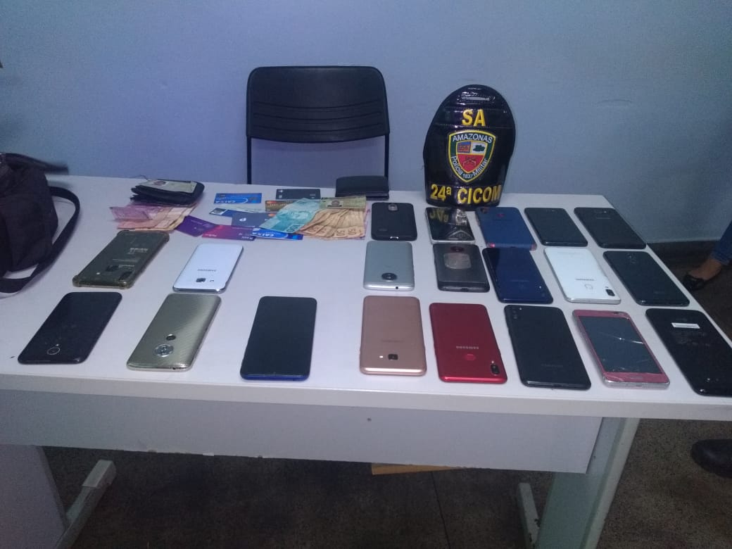 Grupo é preso com mais de 20 celulares roubados em Manaus