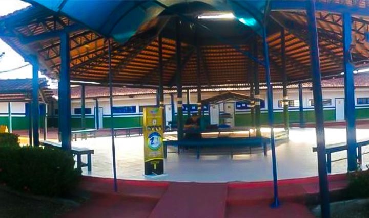 Diretor que advertiu vereador sem máscara em escola no Amazonas retoma ao cargo