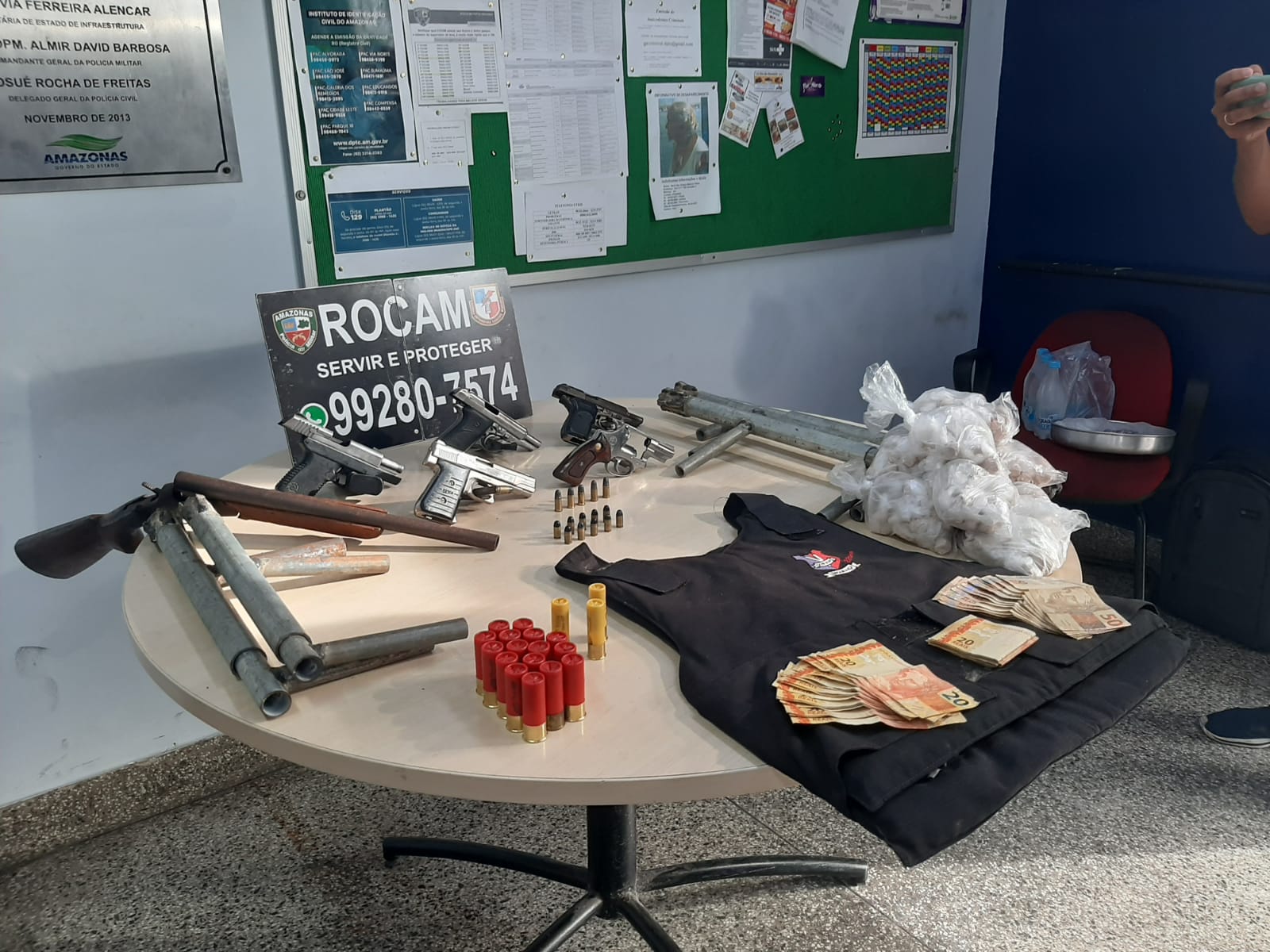 Tiroteio entre facções acaba em morte e armas apreendidas em Manaus