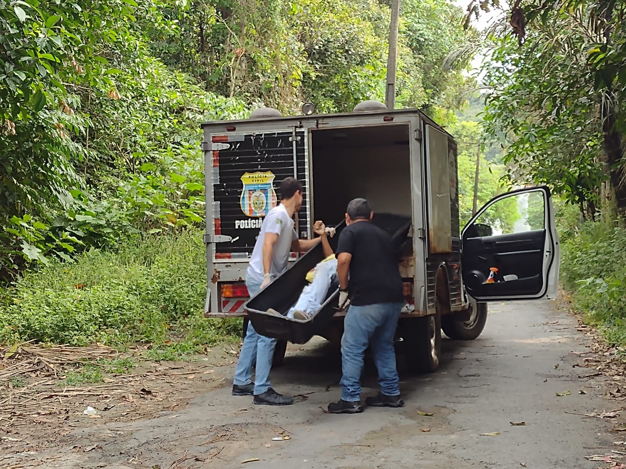 Homem é encontrado com mais de 15 tiros no 'ramal da morte' em Manaus 
