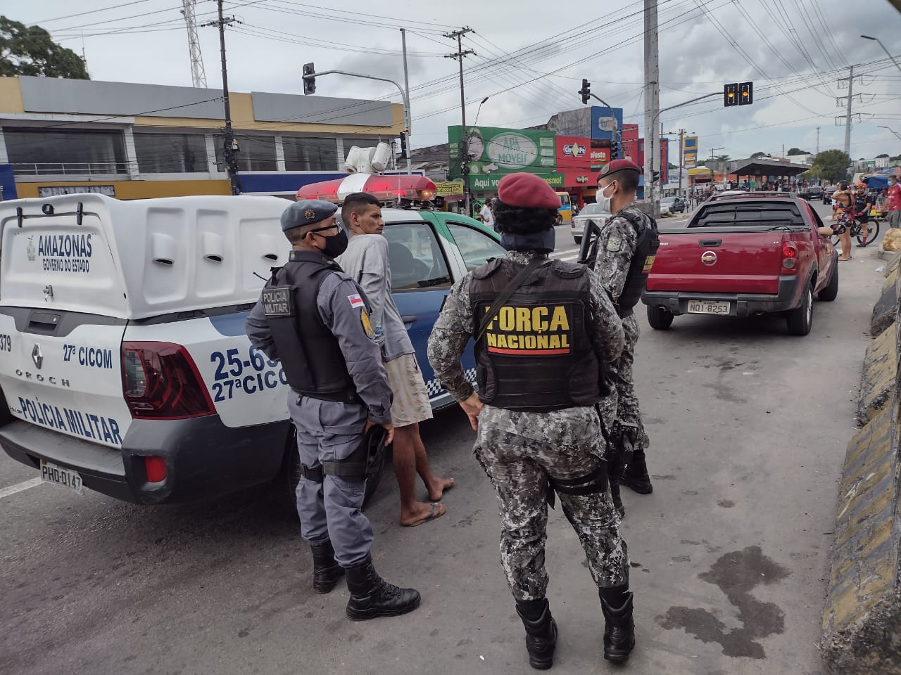 Assaltante e receptador de celulares roubados são presos em Manaus