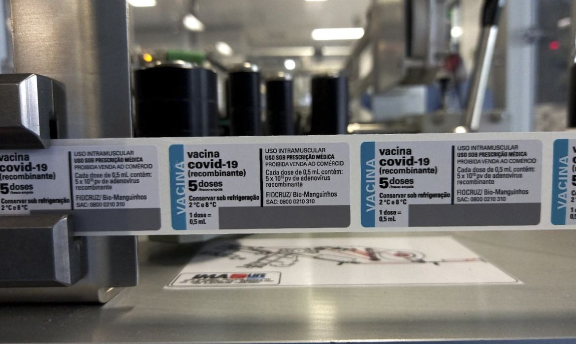 Fiocruz recebe mais um carregamento de IFA