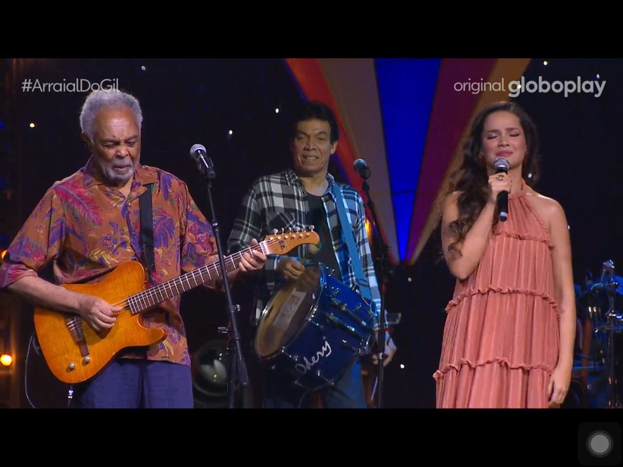 Juliette solta a voz na live de São João com Gilberto Gil; veja vídeos