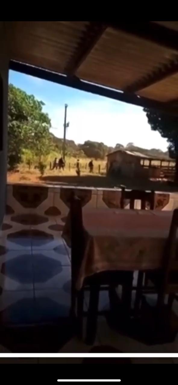 Desesperada, mulher filma PMs em busca de Serial Killer: ‘ tá aqui em casa'