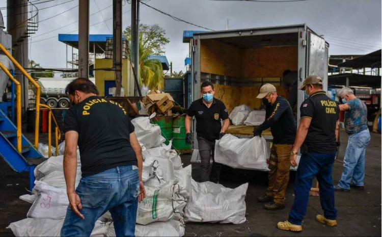 Cerca de 1,5 tonelada de drogas apreendida é incinerada em Manaus