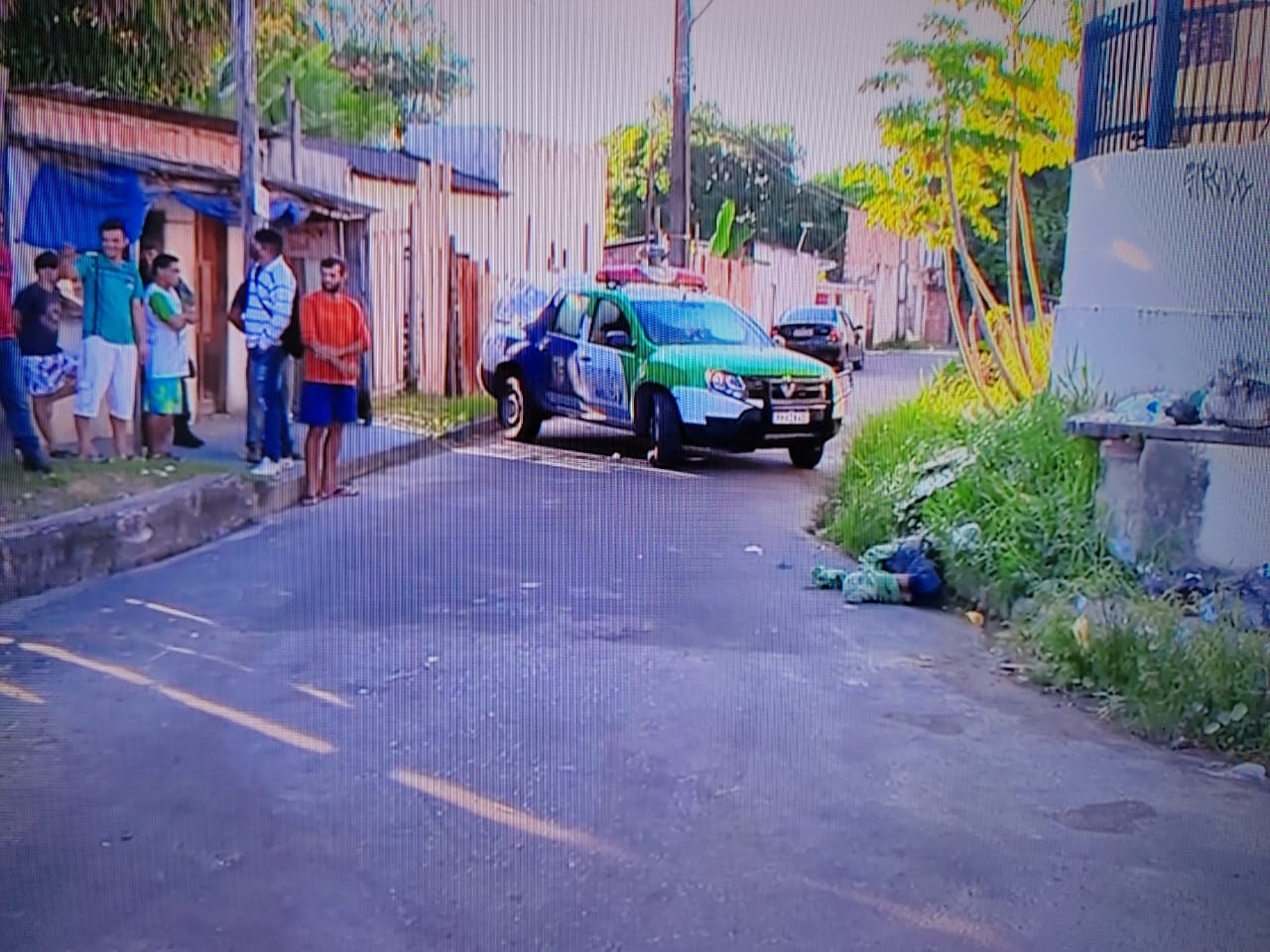Com pés e mãos amarrados, homem é achado morto em lixeira de Manaus
