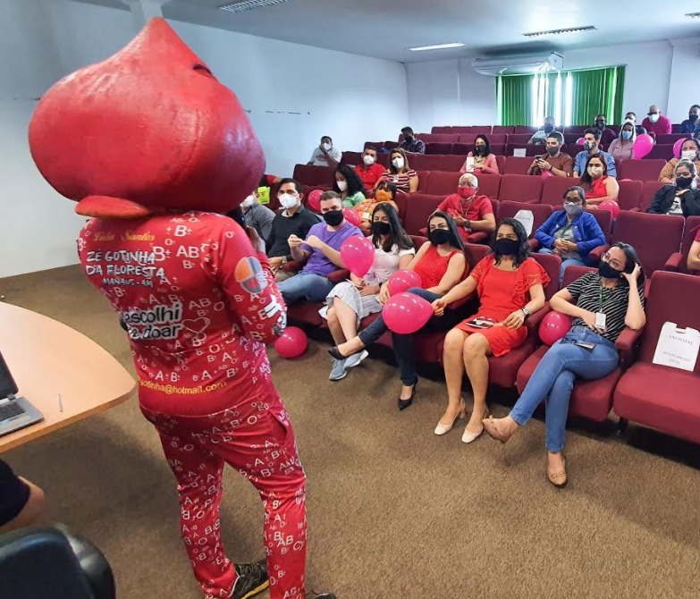 Zé Gotinha' promove palestra para incentivar doação de sangue em Manaus