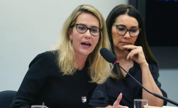 Ex-advogada de Lula é nomeada por Bolsonaro como juíza substituta no TSE