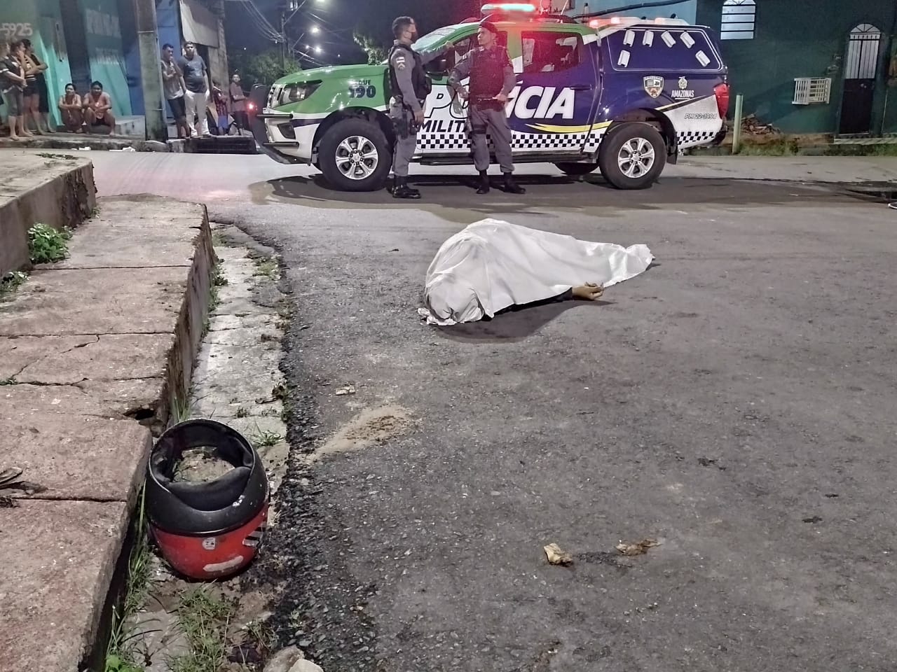 Homem é abandonado por amigo e morto por suposto 'justiceiro' em Manaus