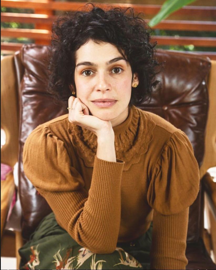 Aos 37, Maria Flor anuncia gravidez e será substituída em novela