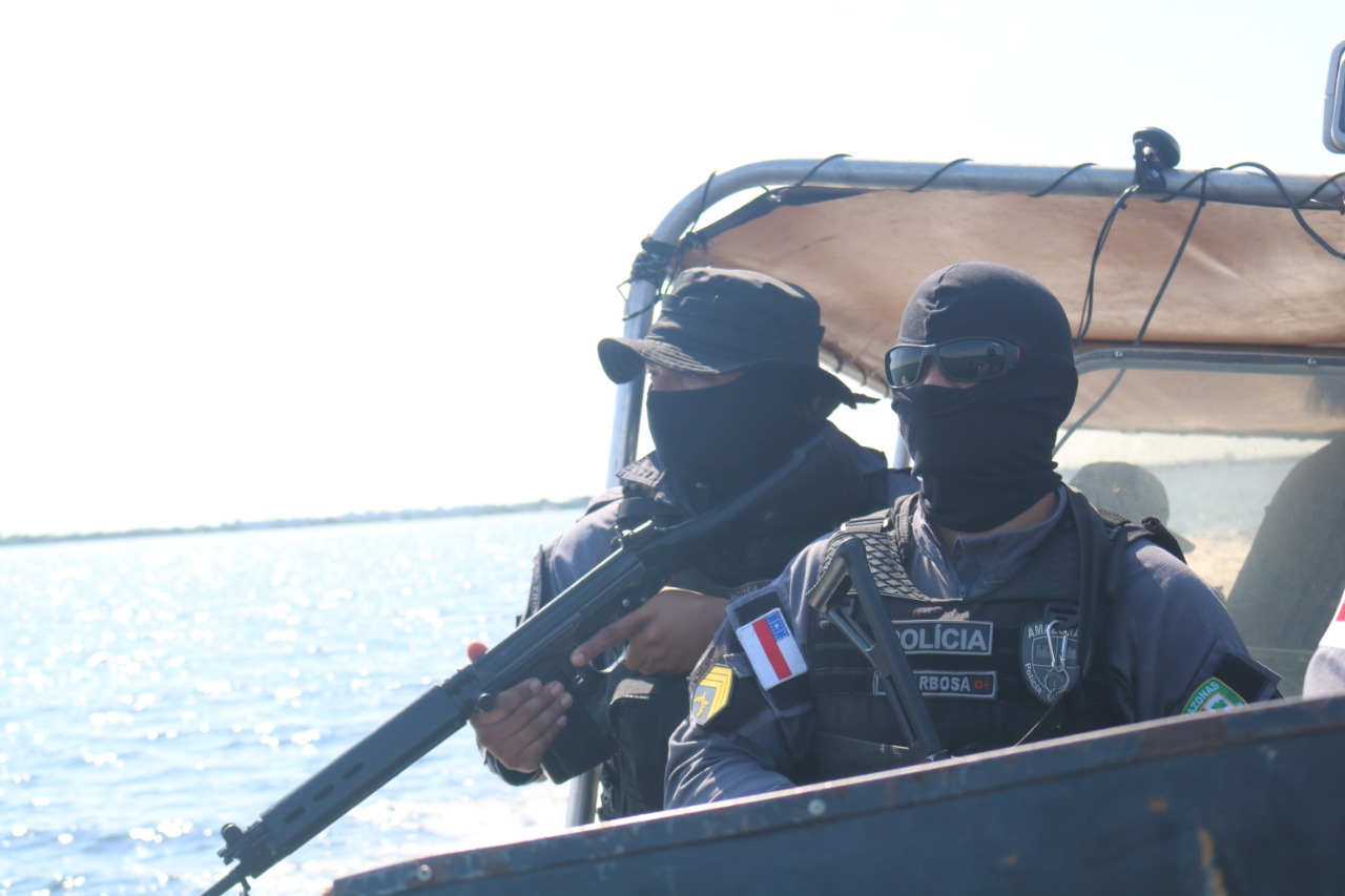 Mais de 300 armas foram apreendidas em ações contra piratas no Amazonas