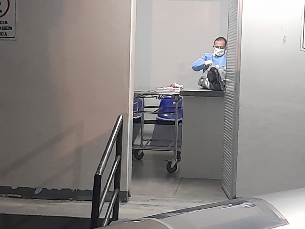 Jovem é morto ao ser baleado com amigo em bar de Manaus