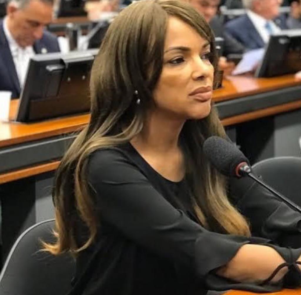 Justiça nega novo pedido e deputada Flordelis permanece com tornozeleira