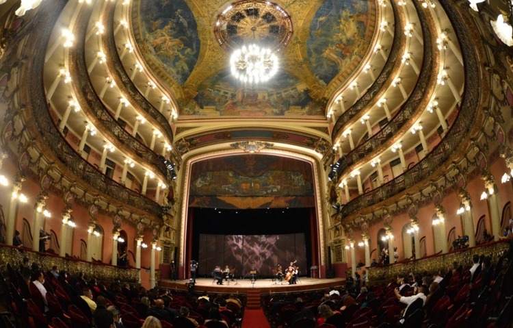 Teatro Amazonas retoma espetáculos com público a partir desta terça