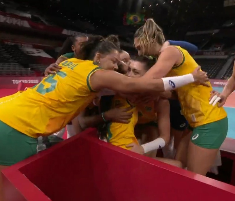 Olimpíadas: No vôlei feminino, Brasil vence Japão por 3 sets a 0