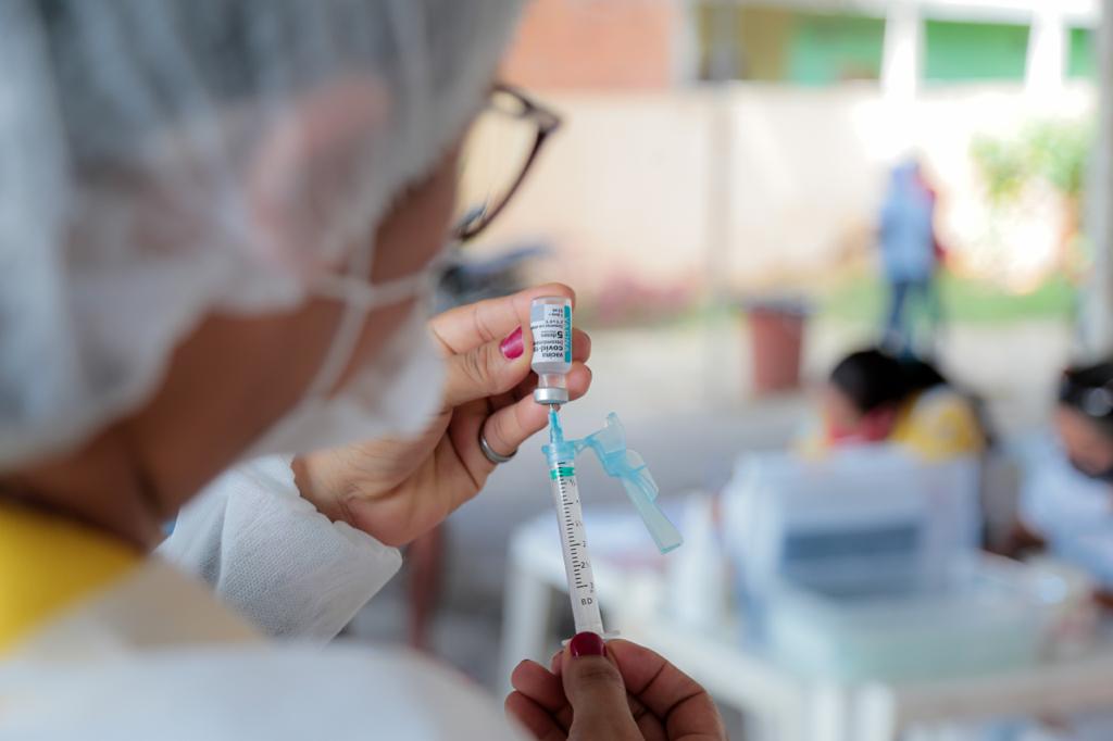 Parintins inicia vacinação para jovens a partir de 12 anos nesta segunda