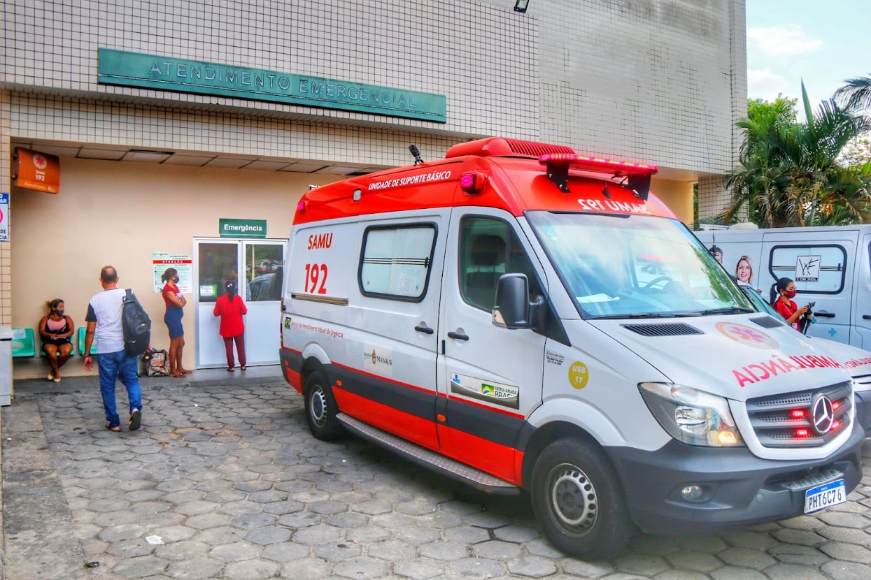 Idoso morre em hospital após ser atropelado em avenida de Manaus