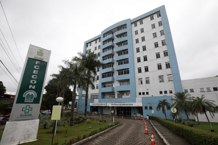 Contaminados em surto de bactéria na FCecon não apresentam risco de morte, diz FVS