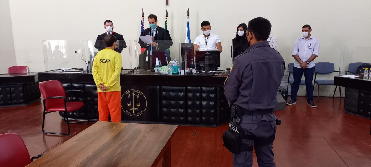 Homem é condenado a 18 anos de prisão por matar esposa a facadas em Manaus