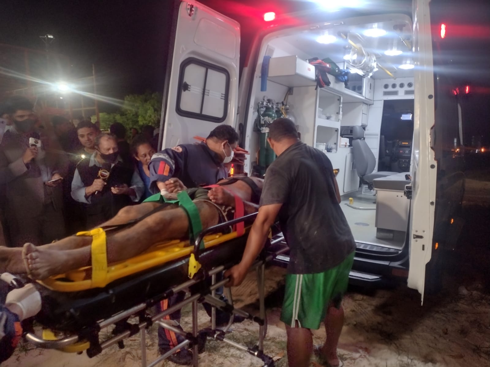 Homem é brutalmente espancado em rua de Manaus