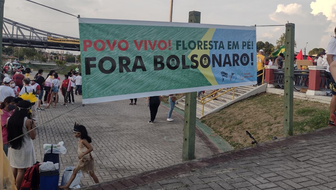 Hashtags contra Bolsonaro dominam redes sociais em dia de manifestações