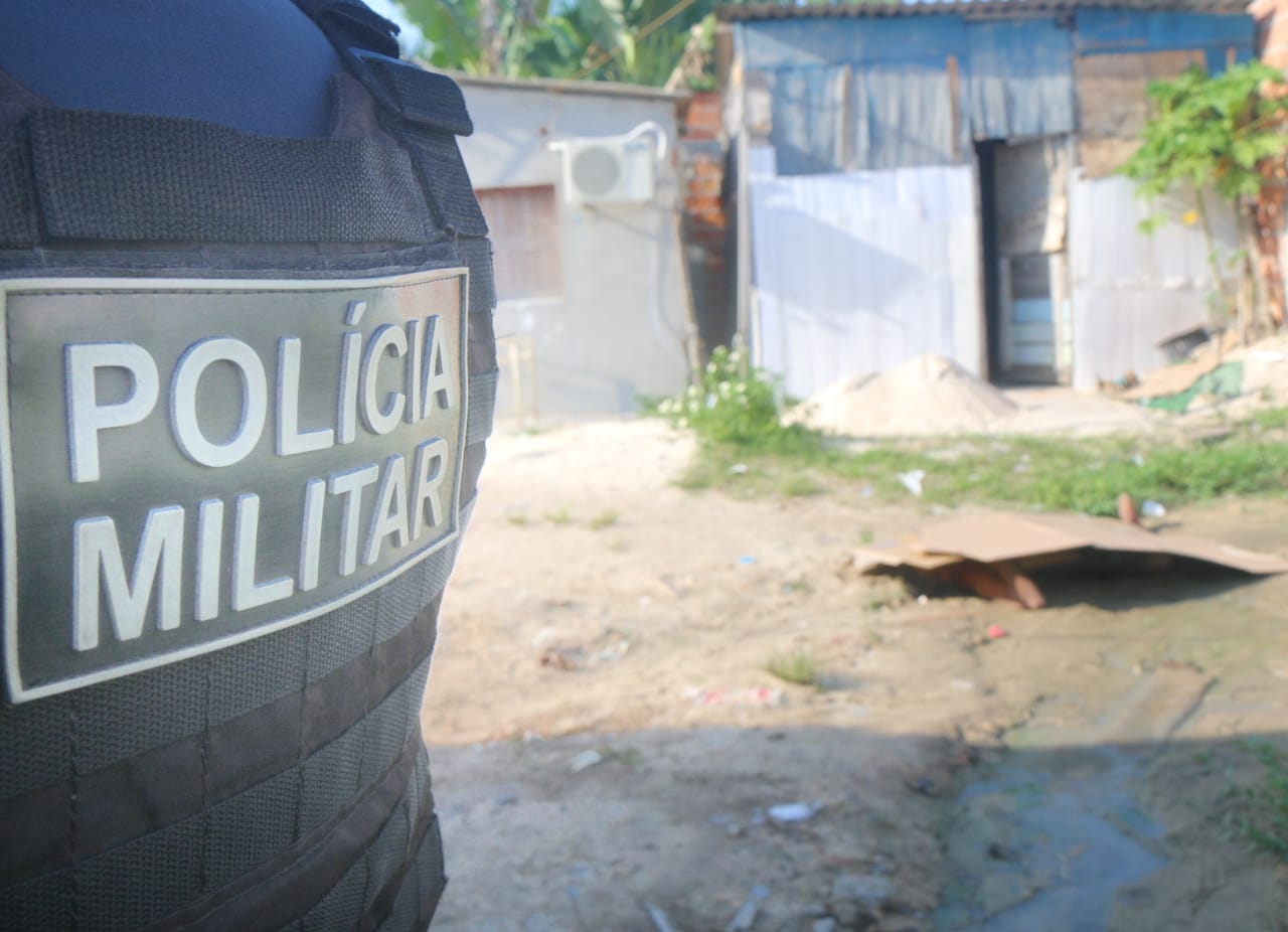 Jovem sai de casa para beber e é encontrado morto a pauladas em Manaus