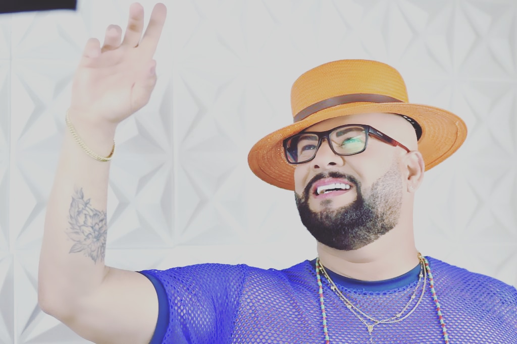 Tudo Vira Samba em Live beneficente de James Rios