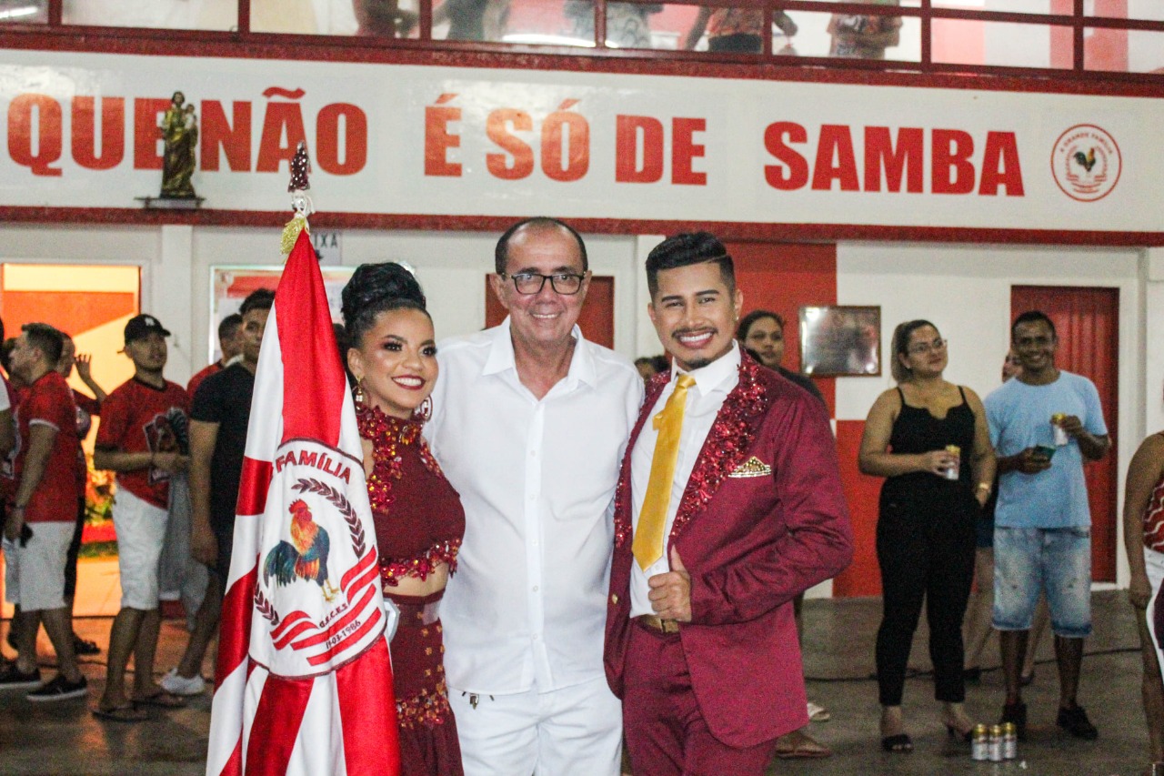 Luiz Gilberto volta a presidência da escola de samba A Grande Família