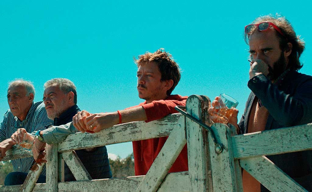 Cine Casarão exibe o filme 'O Império de Pierre Cardin'