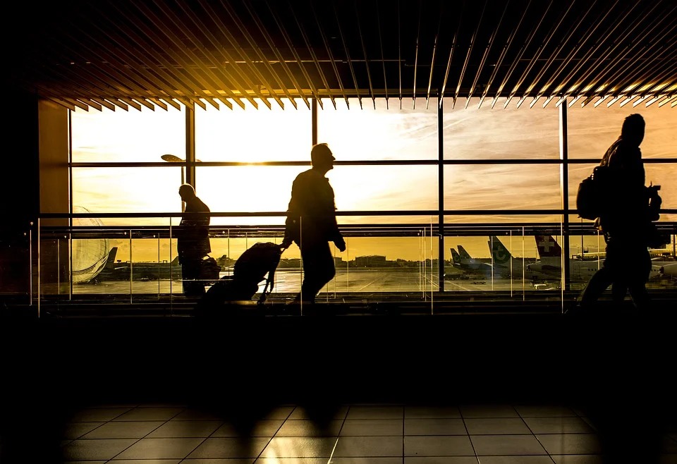 EUA devem reabrir em novembro para viajantes vacinados