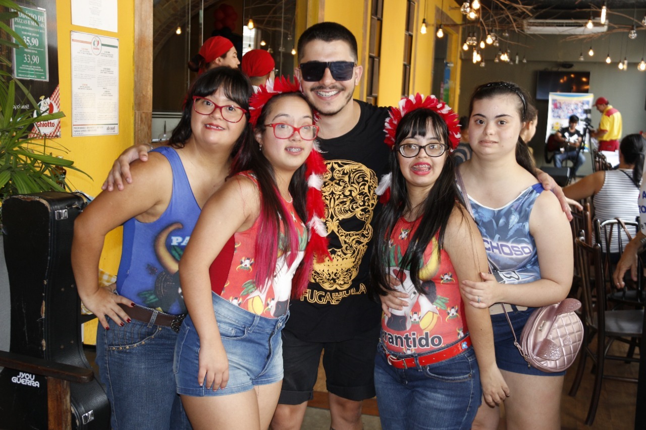 Associação de Pais e Amigos do Down promove feijoada beneficente em Manaus
