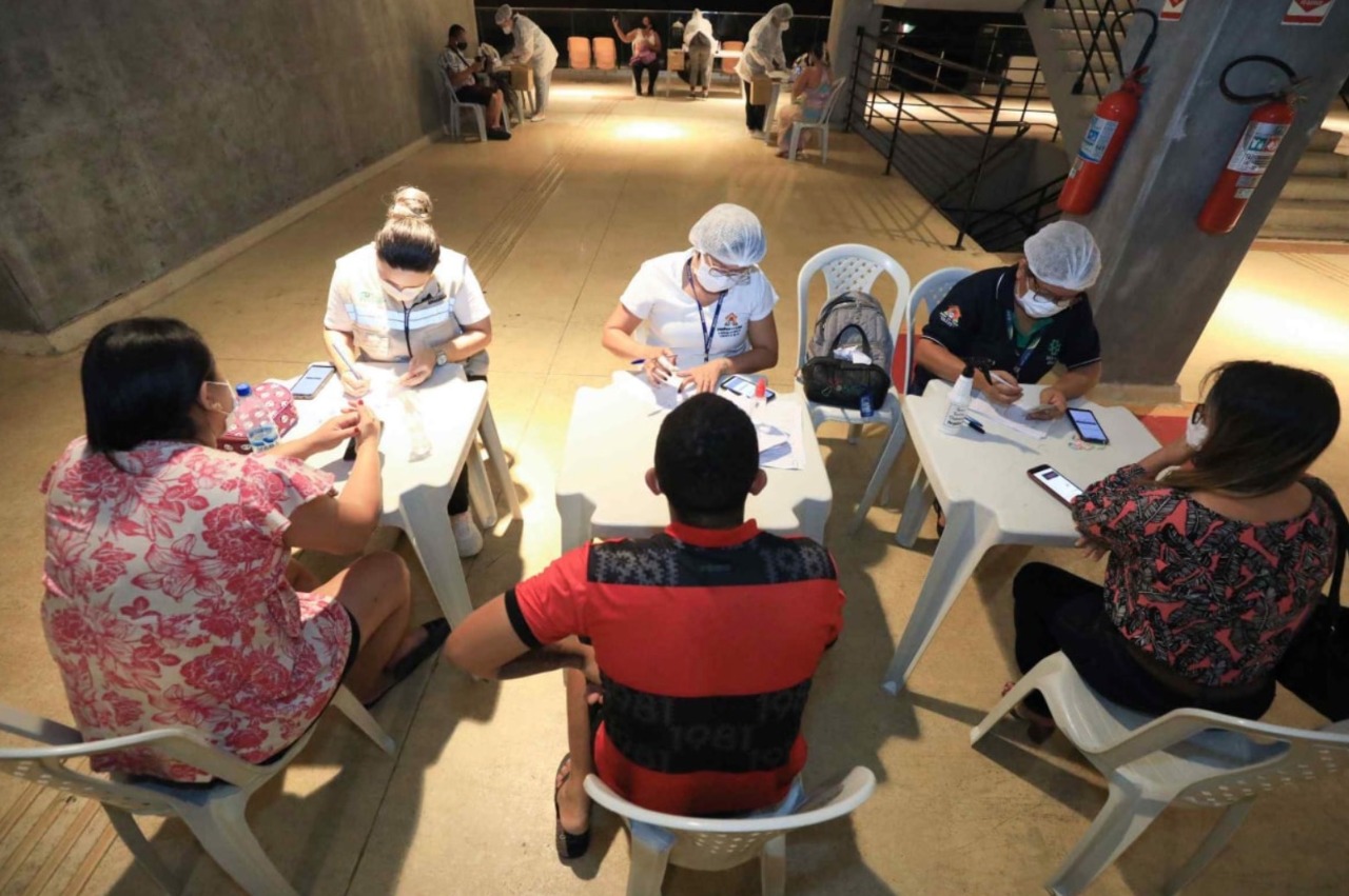 Mais de 2,7 mil pessoas fazem teste de covid para show de Tierry em Manaus