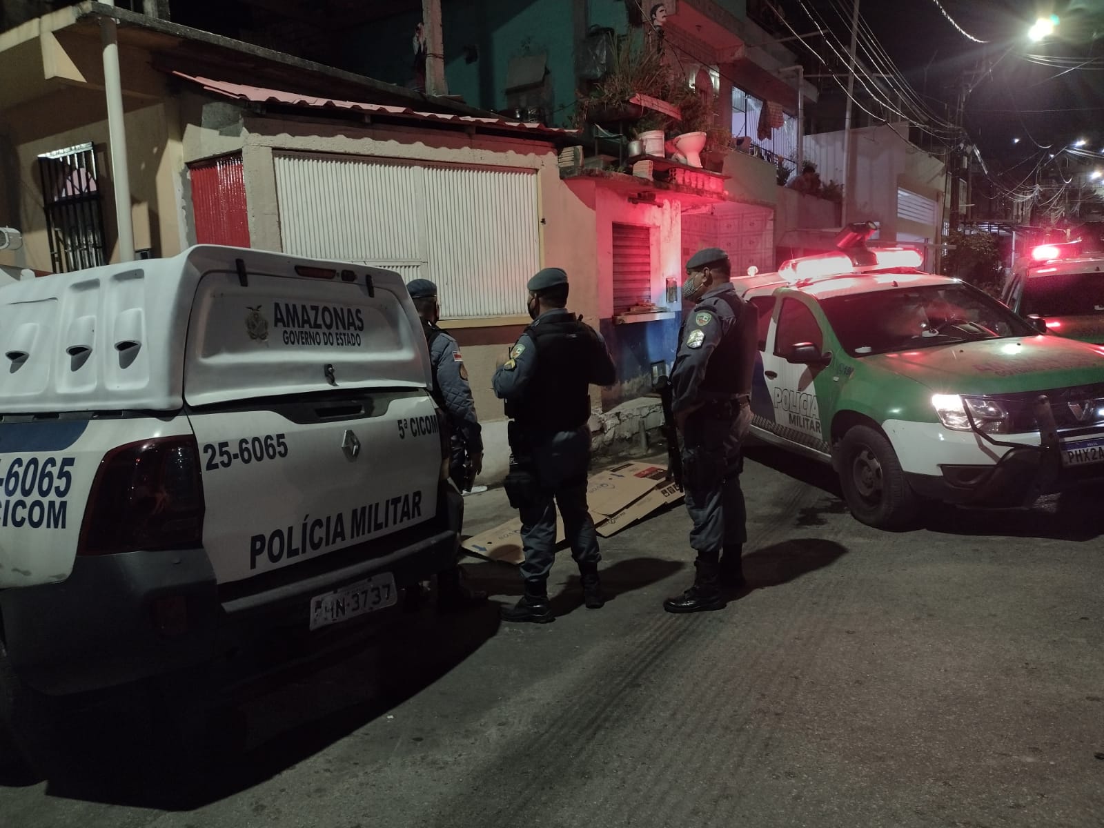 Homem é morto a tiros enquanto andava em rua em Manaus