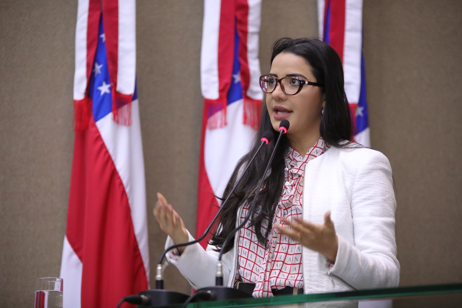 TCE-AM julga improcedente denúncia contra deputada Mayara Pinheiro