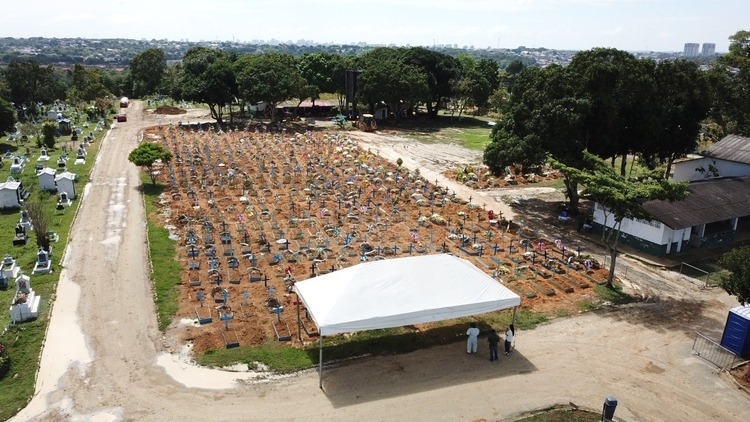 Manaus registra 36 enterros neste sábado; um por covid