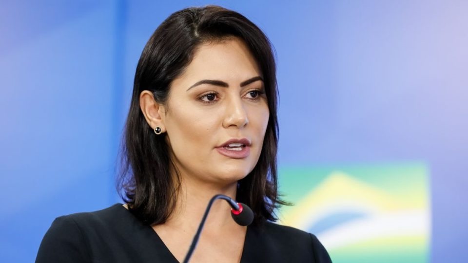 MPF vai investigar suposta influência de Michelle Bolsonaro na Caixa