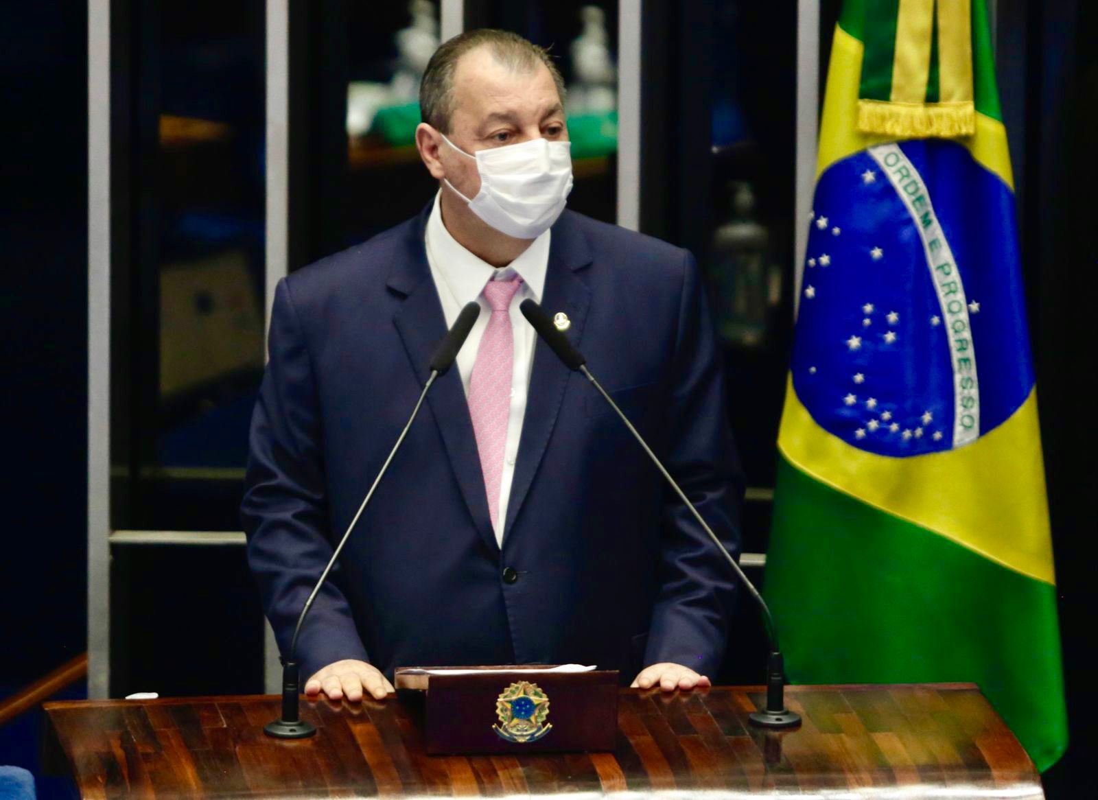 Omar Aziz será relator de projeto que cria Memorial para vítimas da Covid