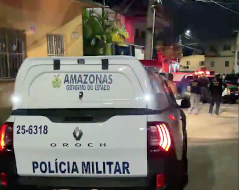 Jovem é executado a tiros no meio da rua em Manaus